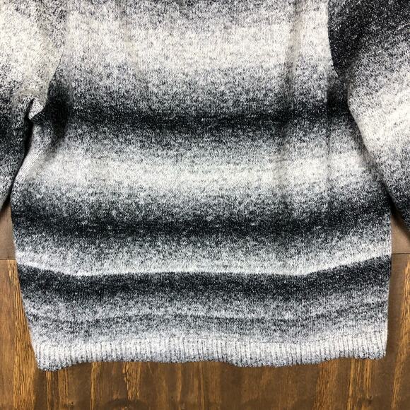 Lane Bryant Womens Sweater Black White Striped Crew Neck 3/4 Sleeve 14/16 - Picture 3 of 12